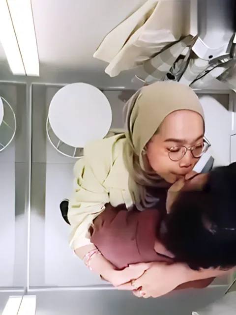 Intip Hijab Mesum Di Fitting Room - Hijab Tobrut Sange Desah Keenakan