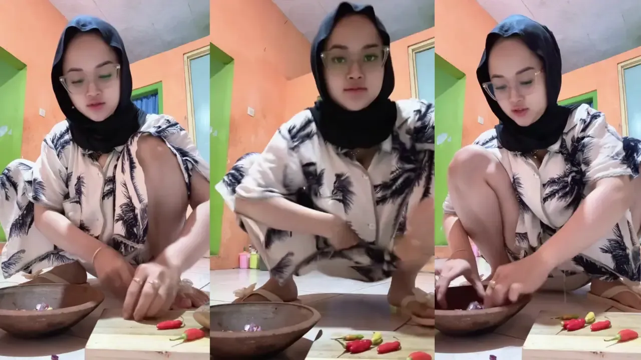 Hijab Kacamata Tutorial Masak Sambil Omek Hot Banget