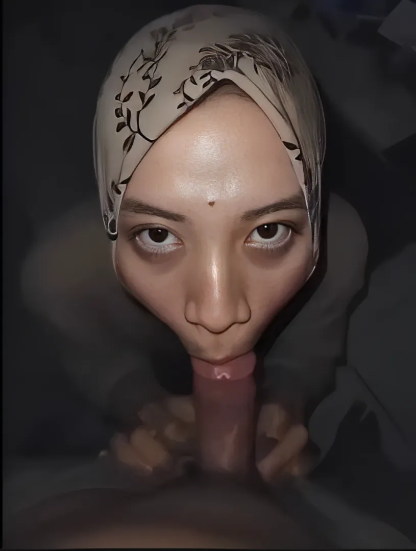 Tante Cantik di Paksa Blowjob