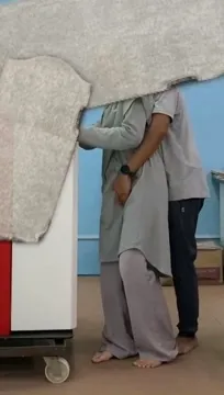 Sange Di Hajatan Teman, Tante Semok Keenakan Digoyang Sambil Berdiri